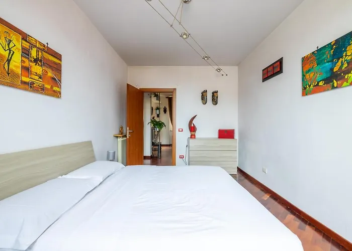 Smart Downtown Apartment