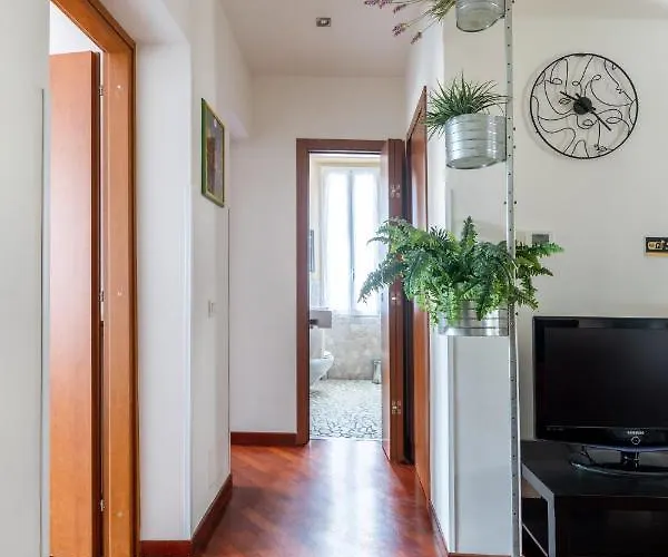 Smart Downtown Apartment *